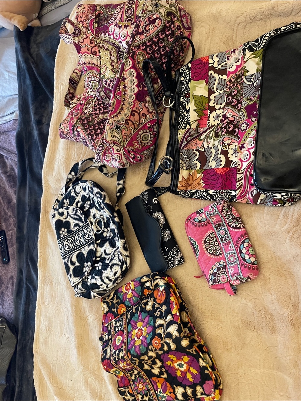 Stylish Pink Patterned Women’s Handbags